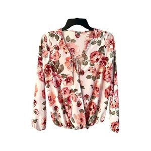 CHARLOTTE RUSSE, WOMENS FLORAL PRINT BLOUSE. V-NECK WITH STRING TIE. SIZE S